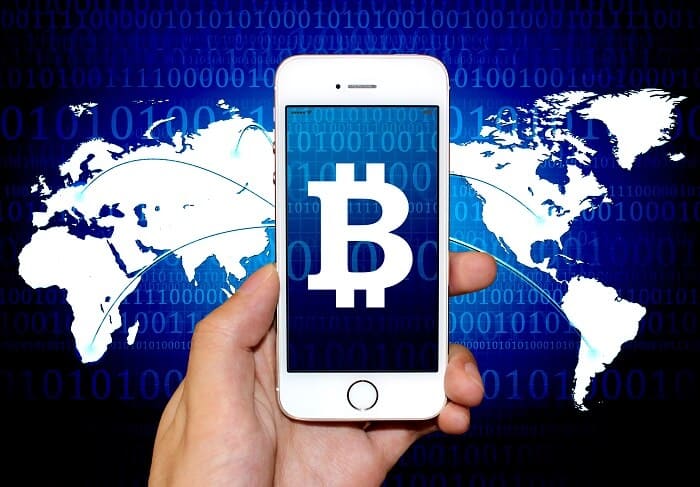 スマホで仮想通貨決済できるイメージ写真